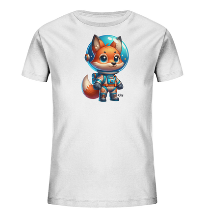 Onlineshop Shirts fuer Kinder - Das Bild zeigt ein weisses Kinder T-Shirt mit einem detailreichen Druck auf der Vorderseite. Zu sehen ist eine niedliche, cartoonhafte Illustration eines Fuchses, der einen Astronautenanzug traegt. Das Motiv ist farbenfroh gestaltet und zeigt den Fuchs mit einem Helm, in dessen Inneren Sterne zu sehen sind. Das Design ist verspielt und fantasievoll, ideal fuer kleine Weltraum-Fans.