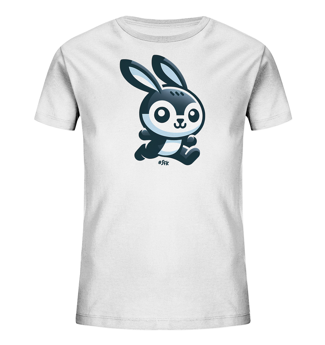 Onlineshop Shirts fuer Kinder - Das Bild zeigt ein weisses Kinder T-Shirt mit einem Motiv eines springenden Cartoon-Hasen auf der Vorderseite. Der Hase ist in dunklen und hellen Blautoenen gehalten, hat grosse Ohren und Kulleraugen. Er ist in einer dynamischen Pose dargestellt, als wuerde er gerade springen oder rennen. Das Design wirkt froehlich und verspielt, ideal fuer Kinderkleidung.