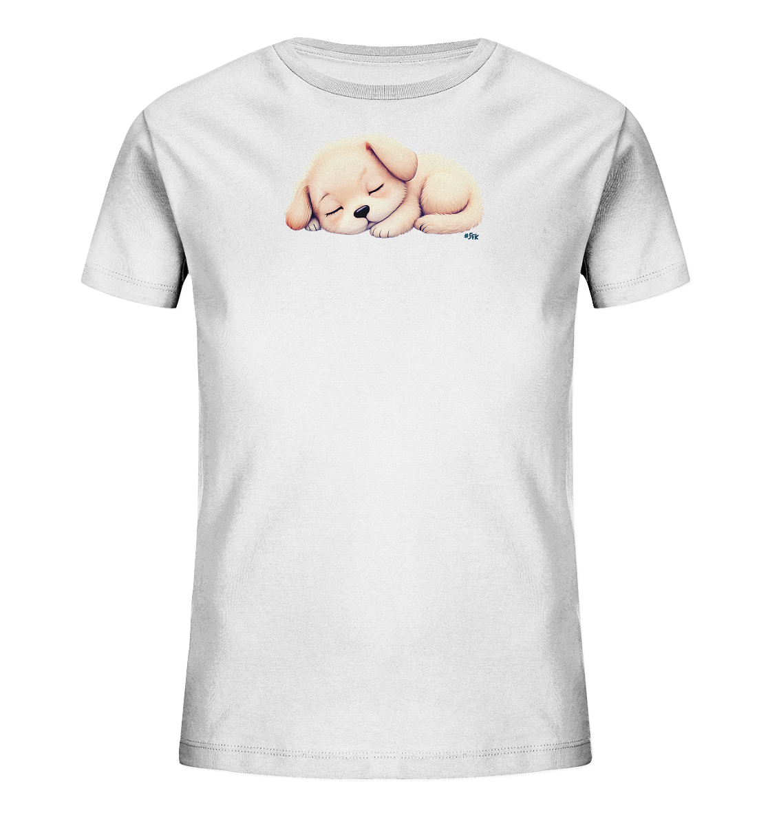 Onlineshop Shirts fuer Kinder - Das Bild zeigt ein weisses Kinder-T-Shirt mit einem niedlichen, schlafenden Welpenmotiv auf der Vorderseite. Der Welpe ist in sanften Beige- und Brauntoenen gehalten und liegt friedlich zusammengerollt mit geschlossenen Augen da. Das Design wirkt zart und beruhigend, perfekt fuer ein Kinderoutfit.
