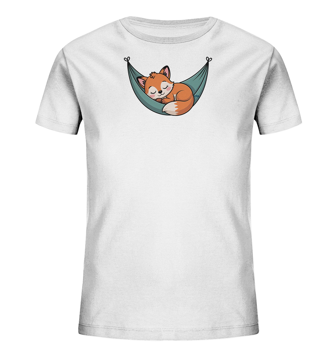 Onlineshop Shirts fuer Kinder - Das Bild zeigt ein weisses Kinder-T-Shirt. Darauf ist ein niedlicher, orangefarbener Fuchs abgebildet, der friedlich schlaeft. Der Fuchs ist in einer tuerkisfarbenen Haengematte eingerollt. Das Design wirkt ruhig und ansprechend fuer Kinder.