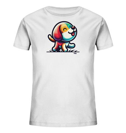 Onlineshop Shirts fuer Kinder - Das Bild zeigt ein weisses T-Shirt fuer Kinder mit einer farbenfrohen, stilisierten Illustration eines froehlichen Hundes. Der cartoonartige Hund laeuft mit erhobener Pfote und einem breiten Laecheln ueber stilisiertes Gras. Das Design zeichnet sich durch lebendige, geschichtete Farben aus, die dem Hund ein dynamisches Aussehen verleihen. Es ist ein ansprechendes Motiv fuer Kinderkleidung.