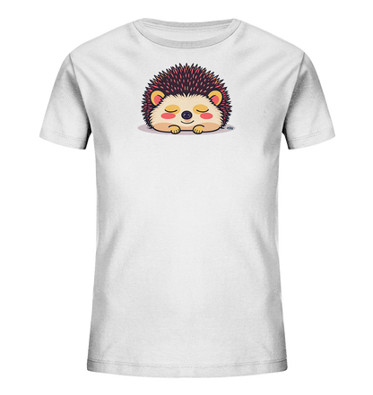 Onlineshop Shirts fuer Kinder - Das Bild zeigt ein weisses Kinder-T-Shirt mit einem niedlichen, schlafenden Igelmotiv auf der Vorderseite. Der Igel hat braune Stacheln, gelbe Ohren und sanft geschlossene Augen mit roten Wangen. Er liegt friedlich da und strahlt eine ruhige Atmosphaere aus. Das Design ist einfach und ansprechend fuer Kinder.