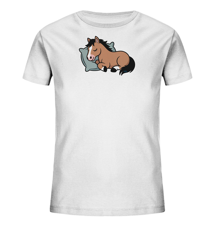 Schlafendes braunes Pferd auf hellem Kissen – Kinder-T-Shirt
