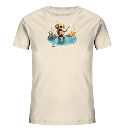 Onlineshop Shirts für Kinder - Das Bild zeigt ein helles, einfarbiges T-Shirt für Kinder mit einem detaillierten Druck auf der Vorderseite. Das Motiv stellt einen kleinen, anthropomorphen Roboter dar, der in einem flachen Gewässer steht und mit einer Angel nach einem goldenen Stern fischt. Rund um den Roboter sind angedeutete Felsen und spärliche Vegetation zu sehen, die eine kleine Landschaft bilden. Die Grafik ist farbenfroh und fantasievoll gestaltet und nimmt den oberen Bereich des Shirts ein.