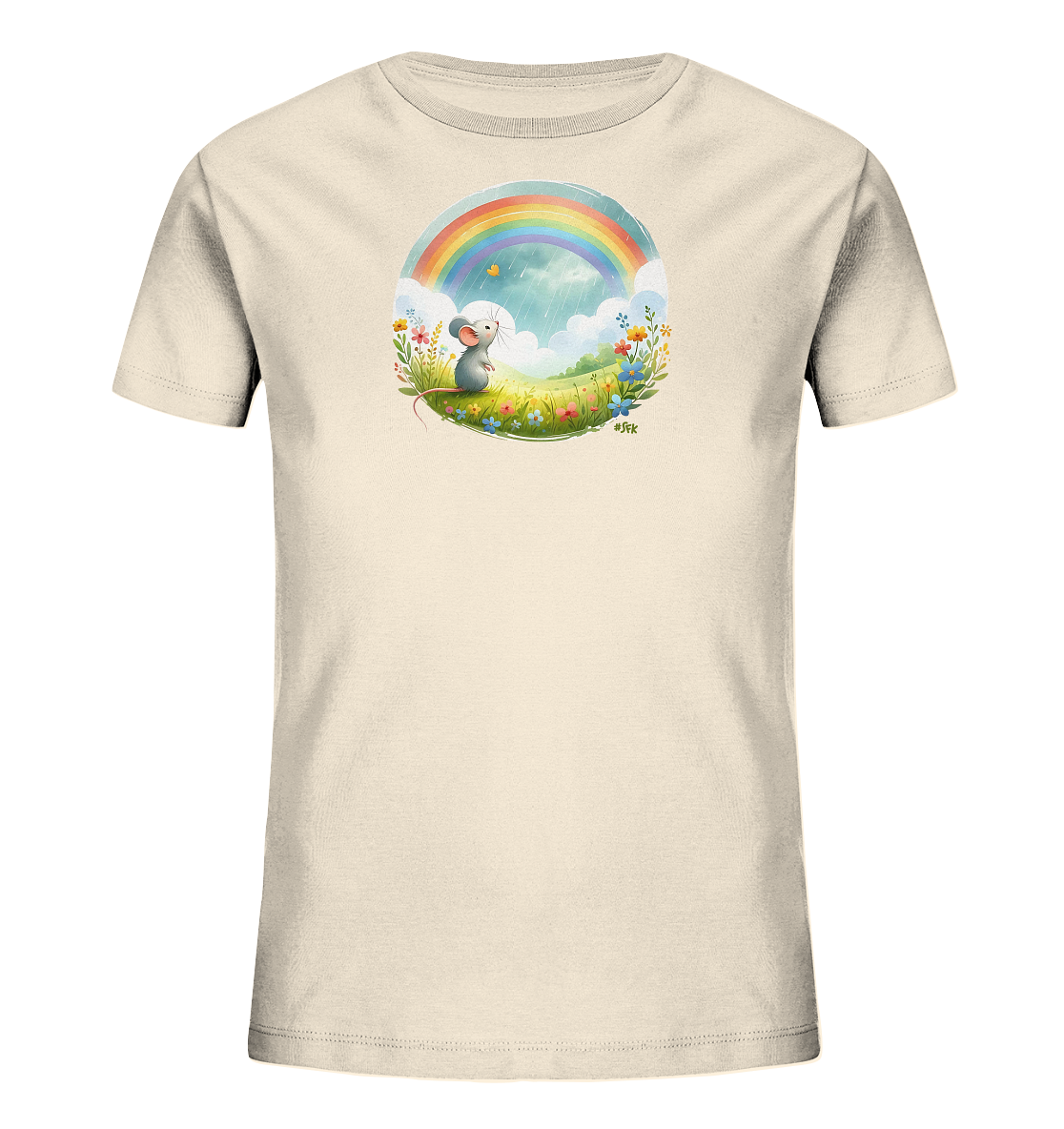 Onlineshop Shirts fuer Kinder - Das Bild zeigt ein cremefarbenes T-Shirt fuer Kinder mit einer runden Illustration auf der Vorderseite. Die Grafik stellt eine kleine Maus dar, die in einem Blumenfeld sitzt und zu einem bunten Regenbogen aufblickt. Über dem Feld schwebt ein Schmetterling. Die Szene vermittelt eine friedliche und naturverbundene Atmosphaere.