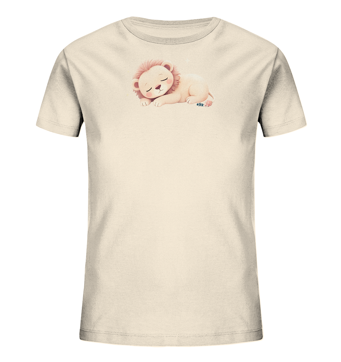 Onlineshop Shirts fuer Kinder - Das Bild zeigt ein beiges Kinder-T-Shirt mit einem niedlichen schlafenden Loewenmotiv auf der Vorderseite. Der kleine Loewe ist sanft in sich zusammengerollt dargestellt, mit geschlossenen Augen und einer rosa Maehne, was eine ruhige Szene schafft. Dieses Motiv verleiht dem Shirt einen liebenswerten und friedlichen Charakter. Das Design ist schlicht und ansprechend fuer Kinder.