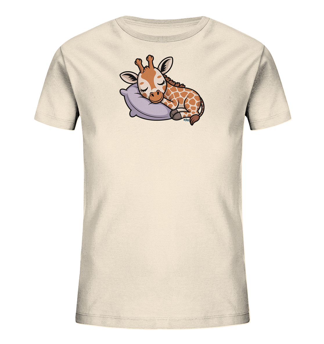 Onlineshop Shirts fuer Kinder - Das Bild zeigt ein hellbeiges Kinder-T-Shirt mit einem niedlichen Motiv. Eine kleine, schlafende Giraffe liegt friedlich auf einem violetten Kissen. Das Design wirkt beruhigend und ist ideal fuer kleine Traeumer.