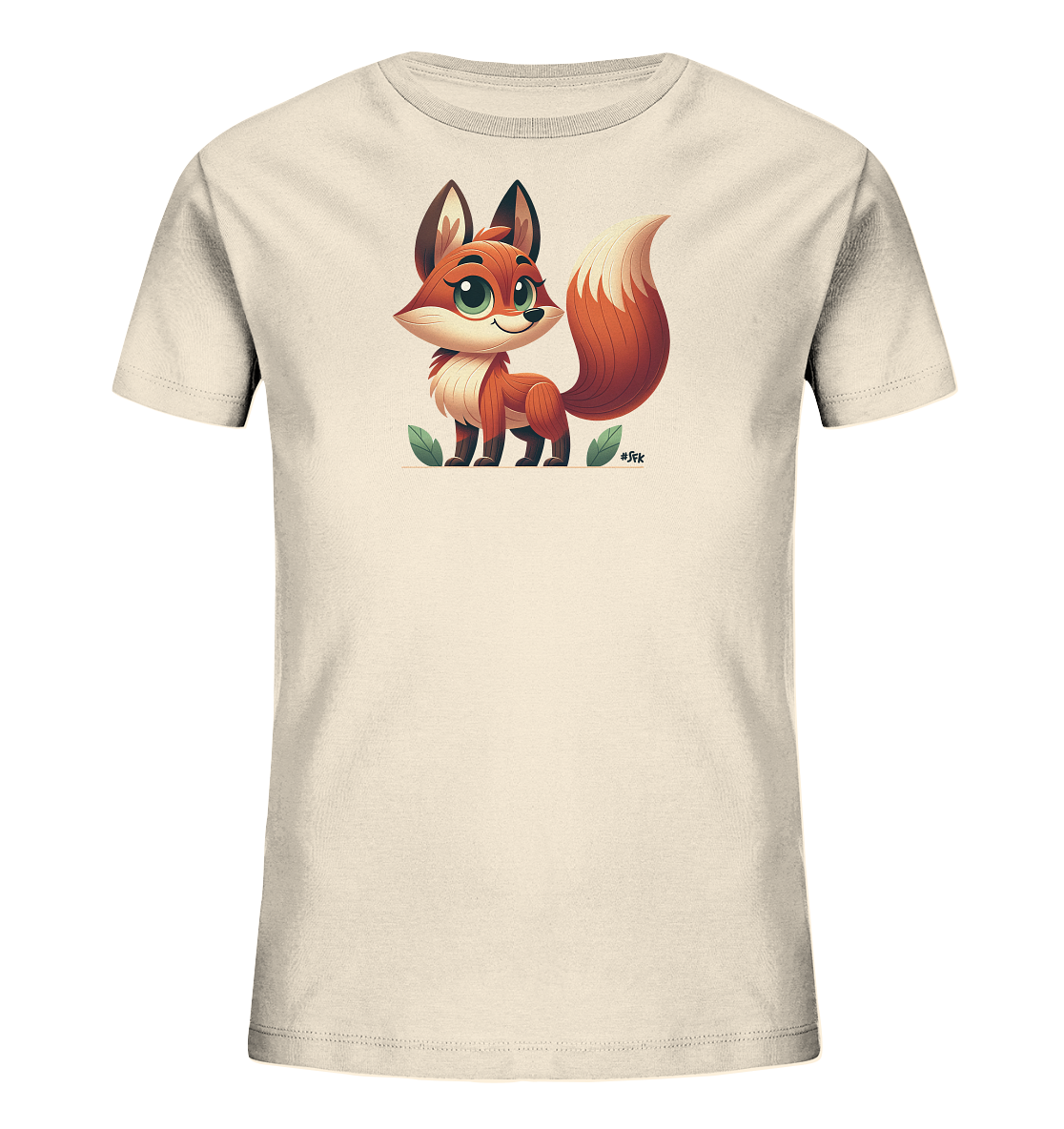 Onlineshop Shirts fuer Kinder - Das Bild zeigt ein helles Kinder-T-Shirt mit einem niedlichen Fuchsmotiv auf der Vorderseite. Der Fuchs ist im Cartoon-Stil gezeichnet, hat grosse gruene Augen und einen buschigen Schwanz. Er steht zwischen zwei gruenen Blaettern, was dem Design eine natuerliche Note verleiht. Die Illustration ist freundlich und ansprechend.