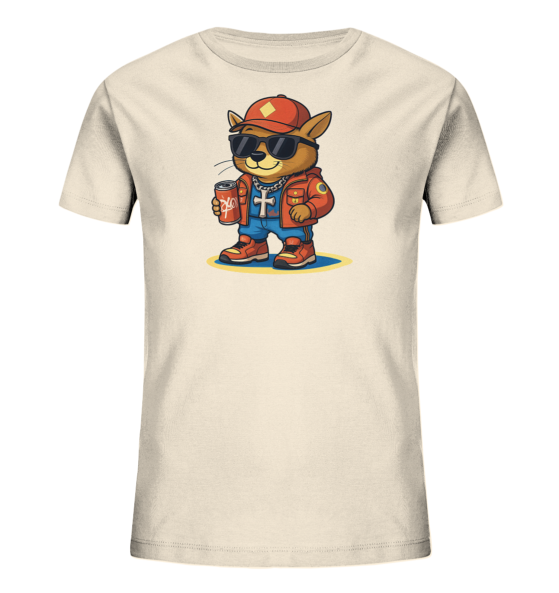 Onlineshop Shirts fuer Kinder - Das Bild zeigt ein beigefarbenes Kinder-T-Shirt mit einem anthropomorphen Tiercharakter auf der Vorderseite. Dieser traegt eine rote Baseballkappe, Sonnenbrille, eine orangefarbene Jacke, blaue Jeans und rote Turnschuhe. Er haelt eine rote Dose und hat eine Halskette mit einem Kreuzanhaenger um. Das Motiv verleiht dem Shirt einen laessigen und trendigen Stil.