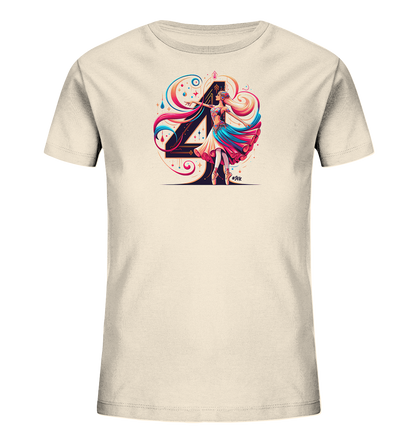 Onlineshop Shirts fuer Kinder - Das Bild zeigt ein beigefarbenes Kinder-T-Shirt mit einem kunstvollen Motiv. Auf der Vorderseite ist eine grosse, stilisierte Zahl Vier zu sehen, davor eine Ballerina in einem farbenfrohen Kleid in Tanzpose. Um die Zahl und Taenzerin ranken sich dynamische, bunte Linien und kleine Sterne. Das Design wirkt lebhaft und detailreich, ideal fuer kleine Tanzfans.