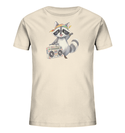 Onlineshop Shirts fuer Kinder - Das Bild zeigt ein beiges Kinder-T-Shirt mit einem detaillierten Motiv eines froehlichen Waschbaeren. Der Waschbaer traegt ein regenbogenfarbenes Kopftuch und haelt einen kleinen Ghettoblaster. Sein freundlicher Ausdruck und das bunte Design verleihen dem Shirt einen verspielten und lebendigen Charakter.
