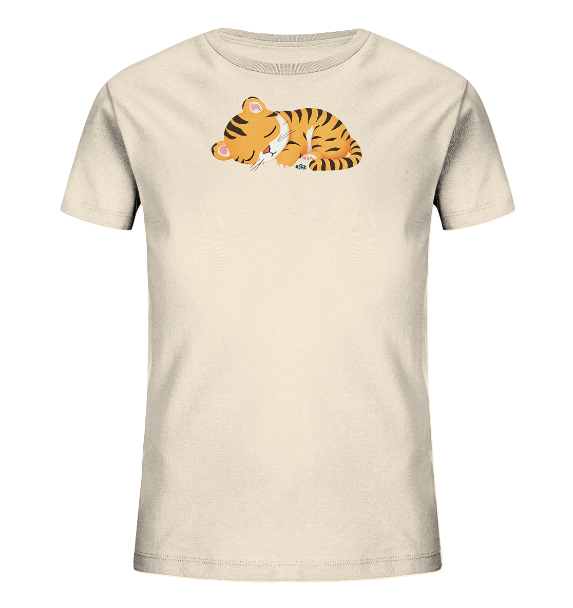 Onlineshop Shirts fuer Kinder - Das Bild zeigt ein hellbeiges Kinder-T-Shirt mit einem niedlichen Aufdruck eines schlafenden Tigerbabys. Das kleine Tigerbaby ist zusammengerollt dargestellt, die Augen geschlossen und vermittelt einen friedlichen Eindruck. Seine orangefarbene Fellzeichnung mit schwarzen Streifen ist klar zu erkennen. Das Design ist verspielt und ideal fuer Kinder.