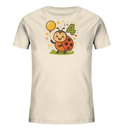 Onlineshop Shirts fuer Kinder - Das Bild zeigt ein beiges Kinder-T-Shirt mit einem farbenfrohen Print. Zentral ist ein laechelnder Marienkaefer abgebildet, der einen gelben Ballon haelt. Neben dem Marienkaefer steht die grosse gruene Zahl '4', umgeben von kleinen Sternen, Herzen und Konfetti, was ein festliches Thema andeutet. Das Design wirkt froehlich und verspielt.
