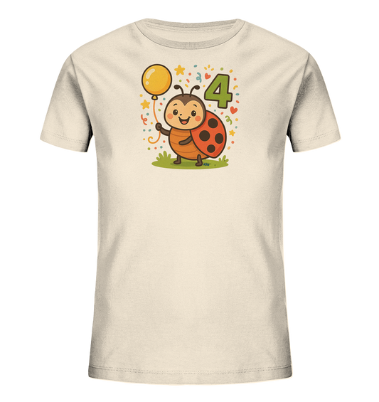 Onlineshop Shirts fuer Kinder - Das Bild zeigt ein beiges Kinder-T-Shirt mit einem farbenfrohen Print. Zentral ist ein laechelnder Marienkaefer abgebildet, der einen gelben Ballon haelt. Neben dem Marienkaefer steht die grosse gruene Zahl '4', umgeben von kleinen Sternen, Herzen und Konfetti, was ein festliches Thema andeutet. Das Design wirkt froehlich und verspielt.