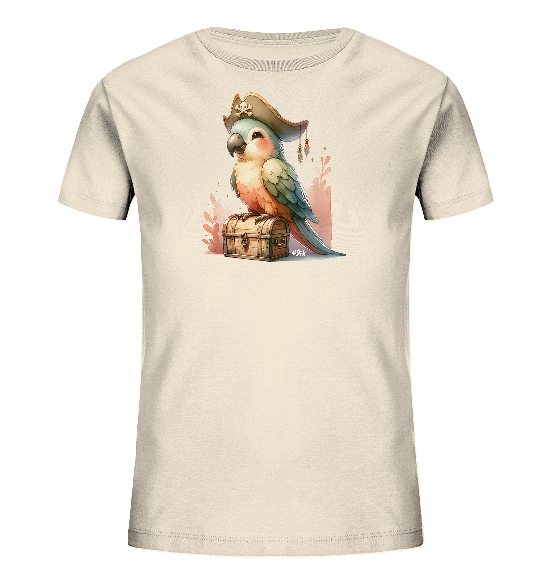 Onlineshop Shirts fuer Kinder - Das Bild zeigt ein helles Kinder-T-Shirt mit einer charmanten Illustration. Ein niedlicher Papagei mit Piratenhut sitzt auf einer detailreichen Schatztruhe. Um den Papagei sind farbige Blaetter und Akzente zu sehen. Das Design wirkt verspielt und ist ideal fuer kleine Abenteurer.