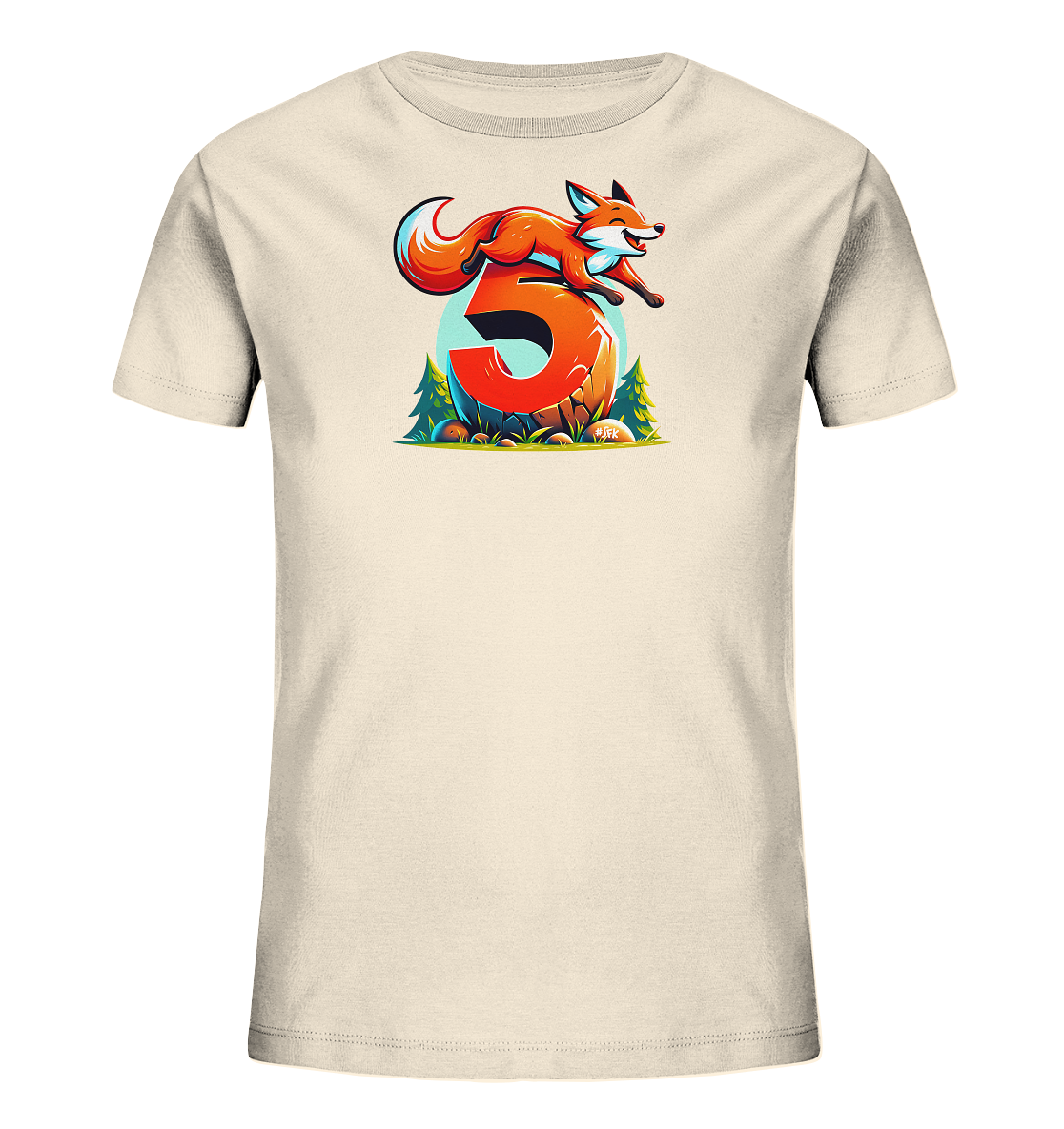 Onlineshop Shirts für Kinder - Das Bild zeigt ein cremefarbenes T-Shirt für Kinder, auf dessen Vorderseite eine bunte Illustration abgebildet ist. Zentrales Element ist die große, orangefarbene Zahl '5', die wie ein Felsen oder Baumstumpf gestaltet ist. Ein springender oranger Fuchs ist dynamisch über der Zahl positioniert, mit einem fröhlichen Ausdruck. Im Hintergrund sind stilisiert Bäume, Gras und ein heller Kreis, der Himmel andeutet, zu sehen, was dem Motiv eine Naturkulisse verleiht.