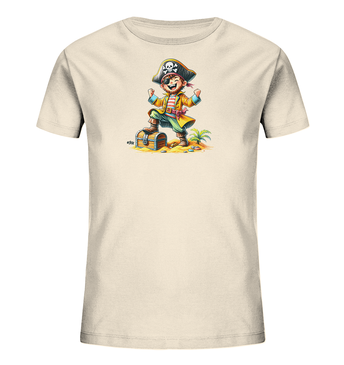 Onlineshop Shirts fuer Kinder - Das Bild zeigt ein cremefarbenes Kinder-T-Shirt. Auf der Vorderseite ist eine farbenfrohe Illustration eines froehlichen kleinen Piraten abgebildet. Der Pirat steht jubelnd auf einer hoelzernen Schatzkiste an einem Strand mit einer Palme. Das Motiv wirkt lebendig und abenteuerlich.