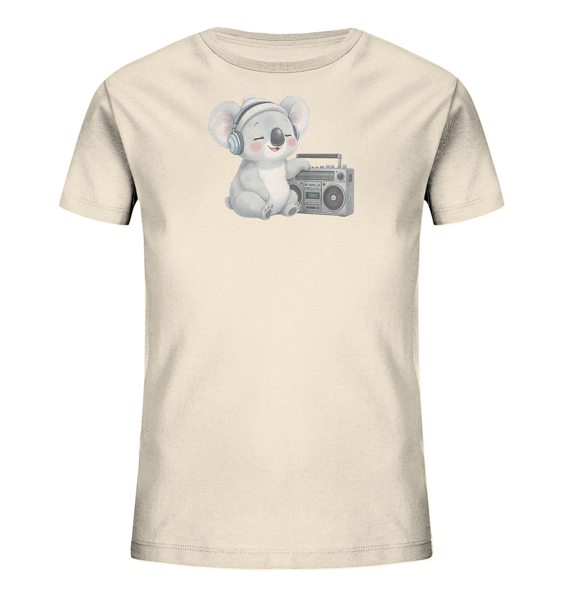 Onlineshop Shirts fuer Kinder - Das Bild zeigt ein hellbeiges Kinder-T-Shirt mit einem niedlichen Koala-Motiv auf der Vorderseite. Der Koala traegt blaue Kopfhoerer und sitzt neben einem detailreich gezeichneten Boombox-Radio. Das Tier hat geschlossene Augen und rosige Wangen, was einen entspannten und musikalischen Ausdruck vermittelt. Das Design wirkt verspielt und kindgerecht.