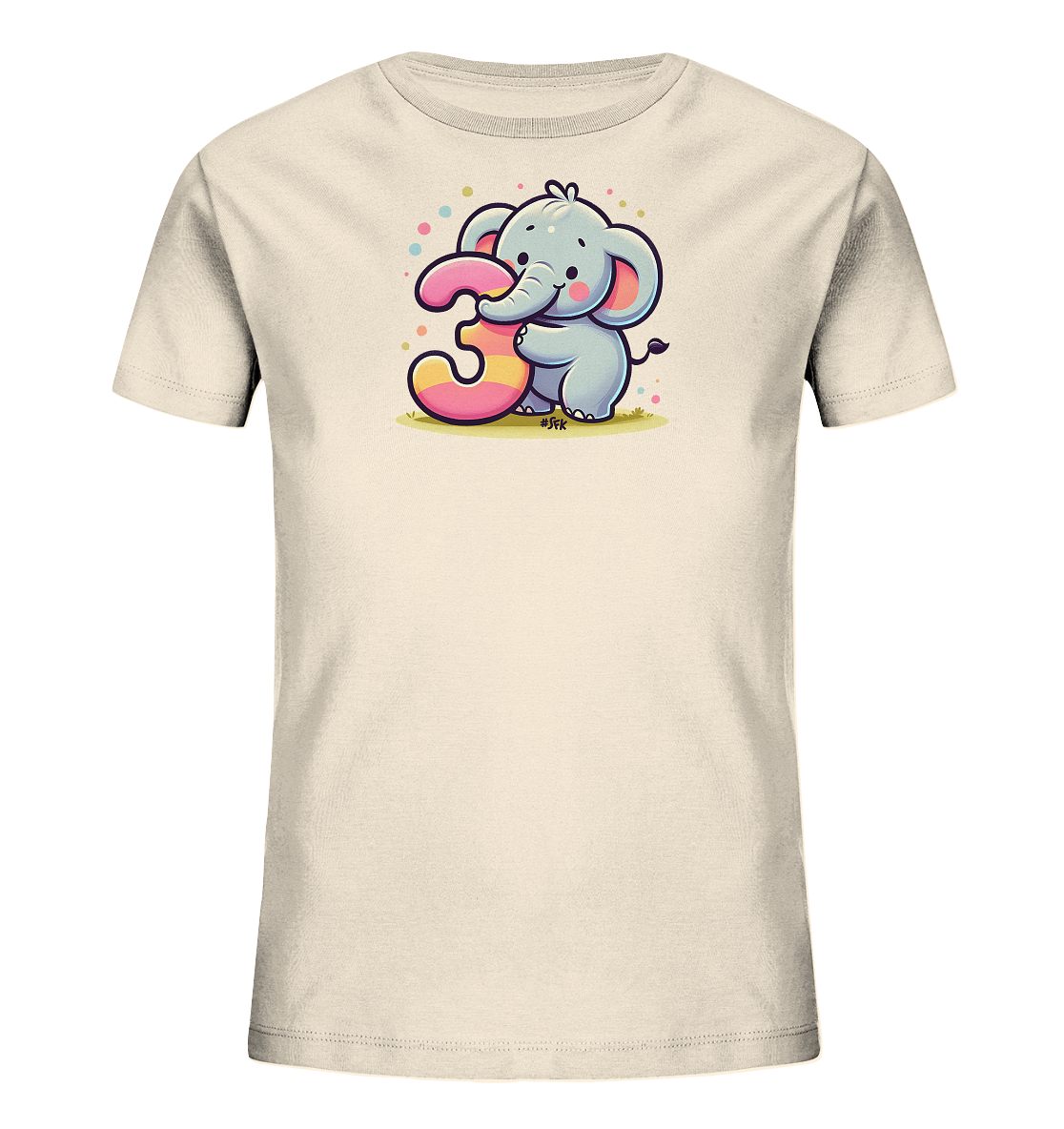 Onlineshop Shirts fuer Kinder - Dieses cremefarbene T-Shirt zeigt eine niedliche Illustration eines kleinen, laechelnden Elefanten. Der Elefant umarmt eine grosse, bunte Zahl 3 mit pinken und gelben Streifen. Die Grafik ist von farbigen Konfetti-Punkten umgeben und steht auf einer gruenen Grasflaeche. Das Design wirkt froehlich und verspielt.