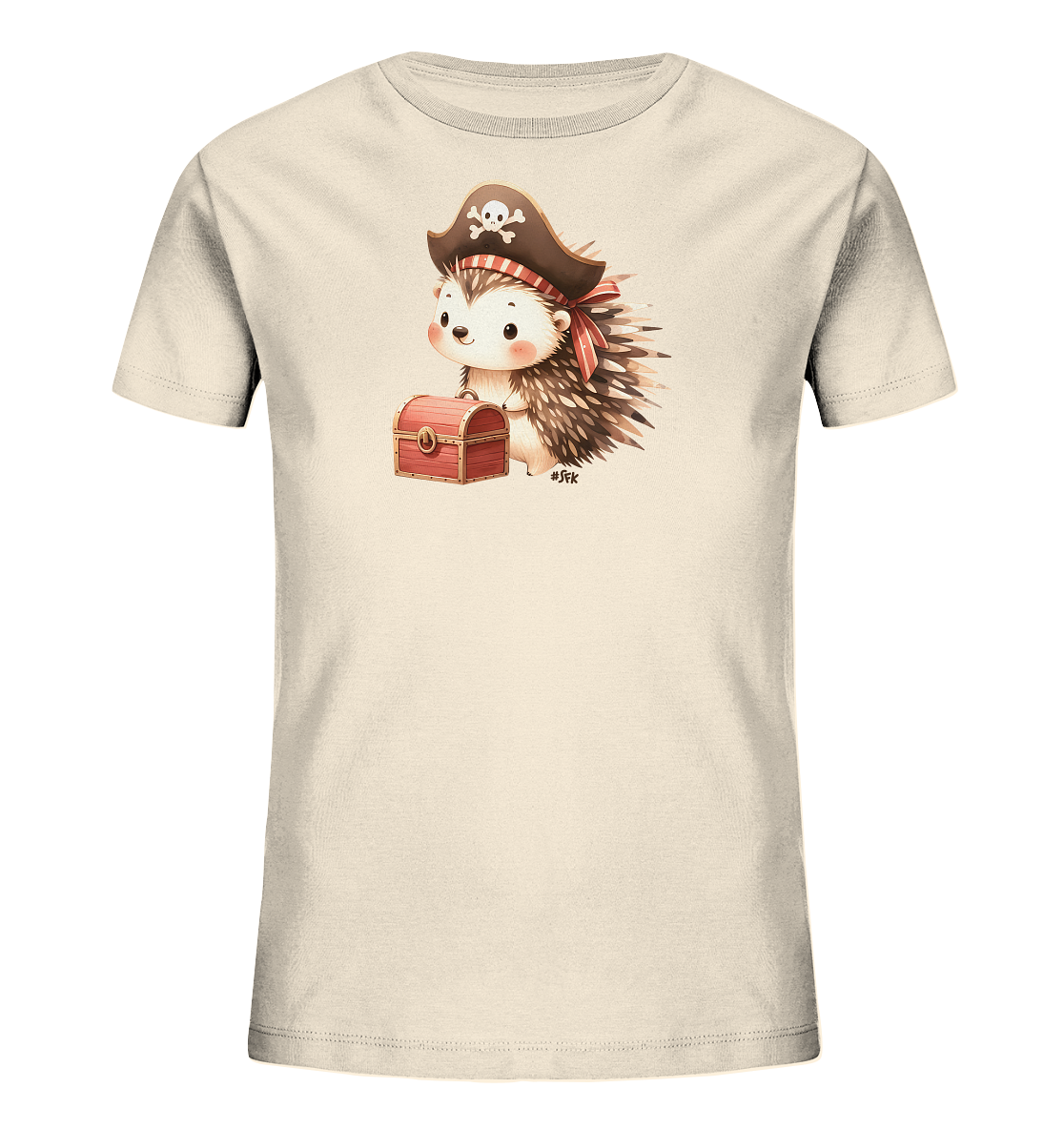 Onlineshop Shirts fuer Kinder - Dieses T-Shirt zeigt einen niedlichen Igel, der als Pirat verkleidet ist und einen Hut mit Totenkopf traegt. Der Igel sitzt neben einer kleinen, roten Schatzkiste. Das Motiv ist in einem freundlichen und verspielten Cartoon-Stil gezeichnet. Es ist ein lustiges Design fuer kleine Abenteurer.