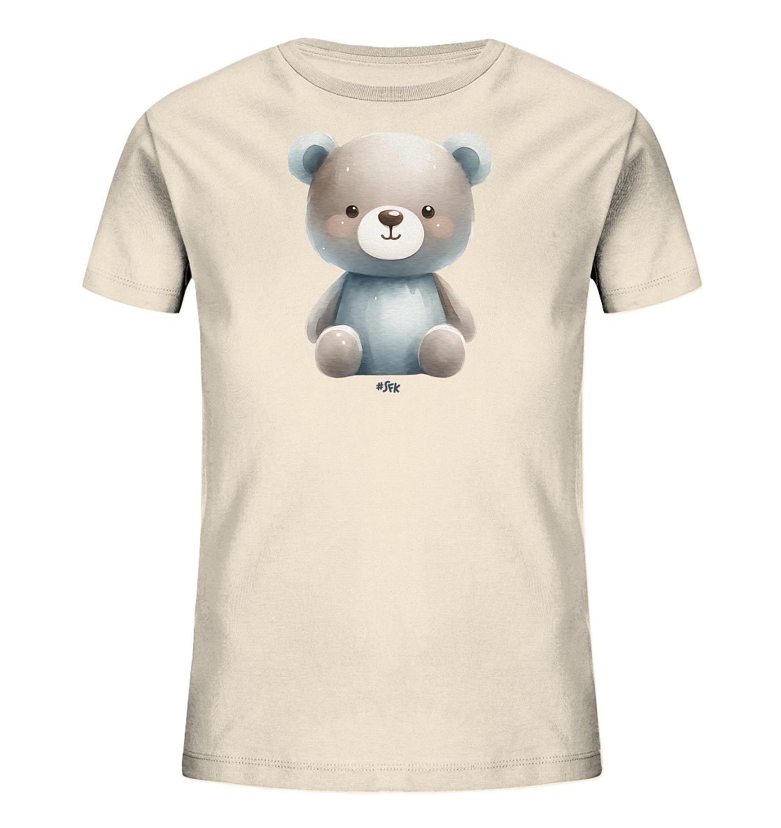 Onlineshop Shirts fuer Kinder - Das Bild zeigt ein cremefarbenes T-Shirt fuer Kinder. Auf der Vorderseite ist eine niedliche Illustration eines sitzenden Teddybaeren zu sehen. Der Baer hat ein freundliches Gesicht und ist in sanften Grau- und Blautoenen gehalten. Dieses Motiv verleiht dem Shirt einen verspielten Charakter.