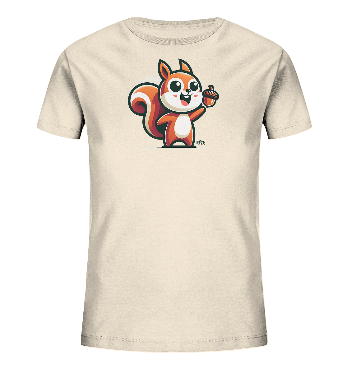 Onlineshop Shirts fuer Kinder - Das Bild zeigt ein cremefarbenes T-Shirt fuer Kinder. Auf der Vorderseite ist eine niedliche, cartoonhafte Illustration eines Eichhoernchens abgebildet. Das Eichhoernchen ist in leuchtenden Farben gehalten, laechelt froehlich und haelt eine Eichel in seiner Pfote. Die Grafik verleiht dem Shirt einen verspielten Look.