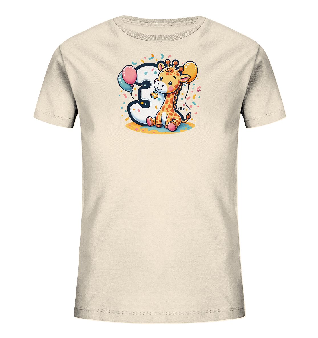 Onlineshop Shirts fuer Kinder - Dieses T-Shirt zeigt eine niedliche Cartoon-Giraffe, die neben einer grossen, weissen Zahl '3' sitzt. Das froehliche Motiv ist von bunten Ballons und Konfetti umgeben. Die Giraffe hat grosse Augen und ein freundliches Laecheln, was dem Design einen verspielten Charakter verleiht. Das Shirt hat einen hellen, cremefarbenen Ton.