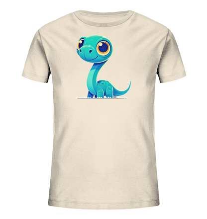 Onlineshop Shirts für Kinder - Das Bild zeigt ein helles (beige/cremefarbenes) Kinder-T-Shirt, das flach auf einem schwarzen Hintergrund liegt. Auf der Vorderseite des Shirts ist eine Illustration eines niedlichen, cartoonhaften Dinosauriers zu sehen. Der Dinosaurier ist hellblau mit dunkleren blauen Flecken auf dem Rücken, hat einen langen Hals, große gelbe Augen und einen freundlichen Ausdruck. Die Illustration ist mittig auf dem T-Shirt platziert und verleiht ihm einen verspielten Charakter.