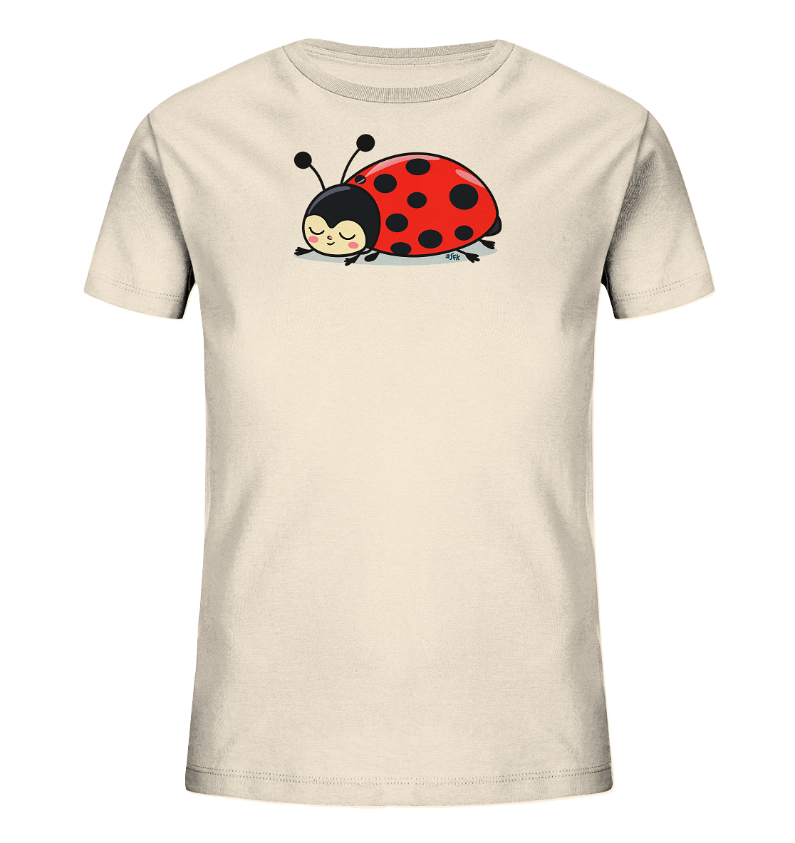Onlineshop Shirts fuer Kinder - Das Bild zeigt ein cremefarbenes Kinder-T-Shirt mit einem niedlichen Marienkaefer-Motiv auf der Vorderseite. Der Marienkaefer ist rot mit schwarzen Punkten und hat einen schwarzen Kopf mit Fuehlern. Er liegt schlafend da, mit geschlossenen Augen und einem sanften Laecheln. Das Design wirkt verspielt und friedlich.