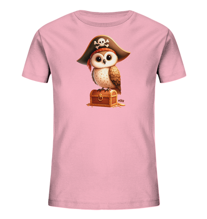 Onlineshop Shirts fuer Kinder - Das Bild zeigt ein hellrosa T-Shirt mit einem charmanten Motiv einer Cartoon-Eule im Piraten-Look. Die Eule traegt einen Piratenhut mit Totenkopf und sitzt auf einer kleinen Schatztruhe, umgeben von einigen Goldmuenzen. Dieses verspielte Design verleiht dem Shirt einen abenteuerlichen und suessen Charakter, ideal fuer Kinder.