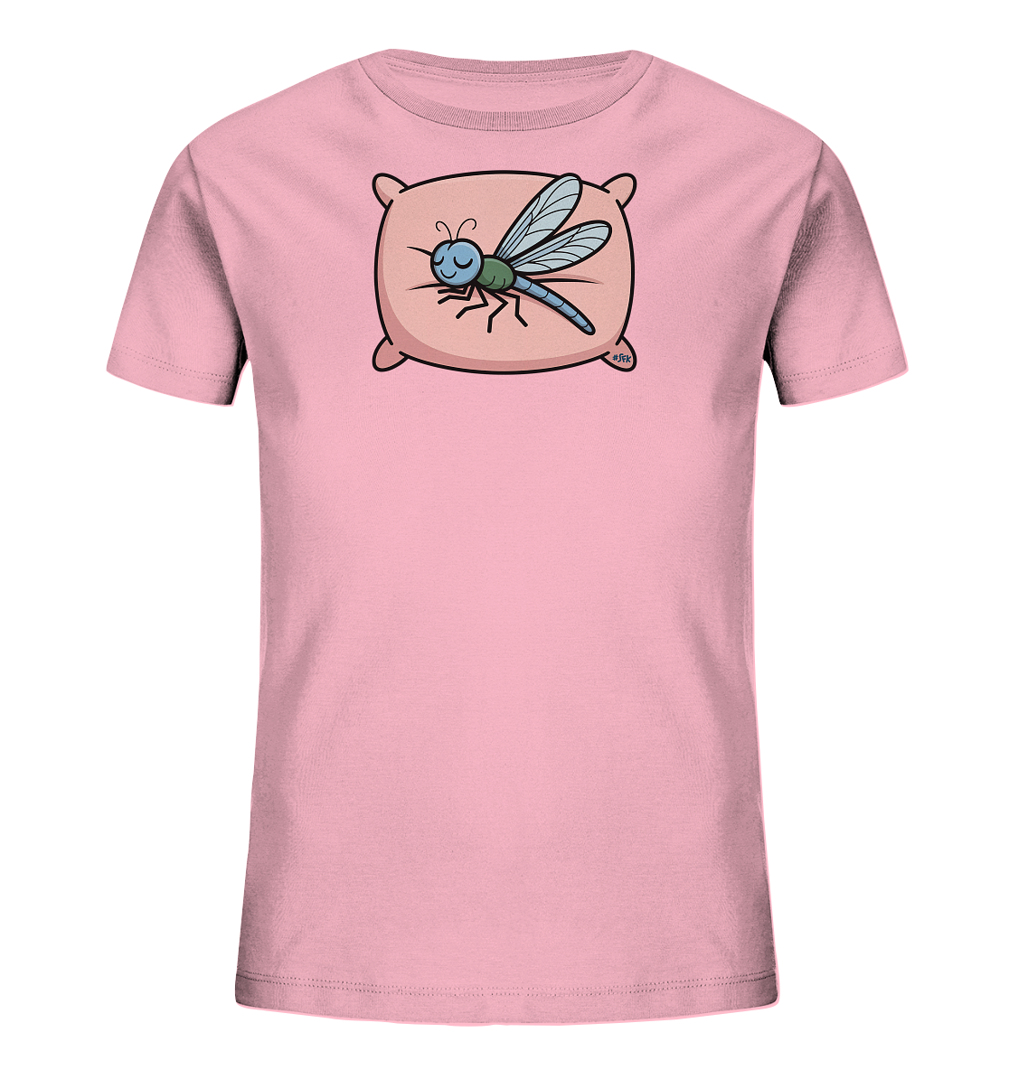 Onlineshop Shirts fuer Kinder - Das Bild zeigt ein hellrosa T-Shirt fuer Kinder. Auf der Vorderseite ist eine niedliche, stilisierte Libelle abgebildet, die friedlich auf einem beigen Kissen liegt. Die Libelle hat geschlossene Augen und ein sanftes Laecheln. Das Design wirkt beruhigend und verspielt.
