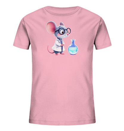 Onlineshop Shirts fuer Kinder - Das Bild zeigt ein hellrosa Kinder-T-Shirt mit einem niedlichen Cartoon-Motiv einer Maus. Die Maus traegt einen weissen Laborkittel und eine Brille und blickt aufmerksam auf eine blaue Fluessigkeit in einem Erlenmeyerkolben. Das Design verleiht dem Shirt einen spielerischen wissenschaftlichen Touch, ideal fuer kleine Entdecker.