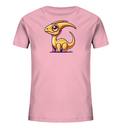 Onlineshop Shirts fuer Kinder - Das Bild zeigt ein hellrosa T-Shirt fuer Kinder. Auf der Vorderseite ist ein niedlicher, cartoonhafter Dinosaurier mit einem markanten Kopfkamm abgebildet. Der kleine orangefarbene Dino hat grosse Augen und steht auf einer lilafarbenen Linie. Das verspielte Design verleiht dem Shirt einen froehlichen Look.