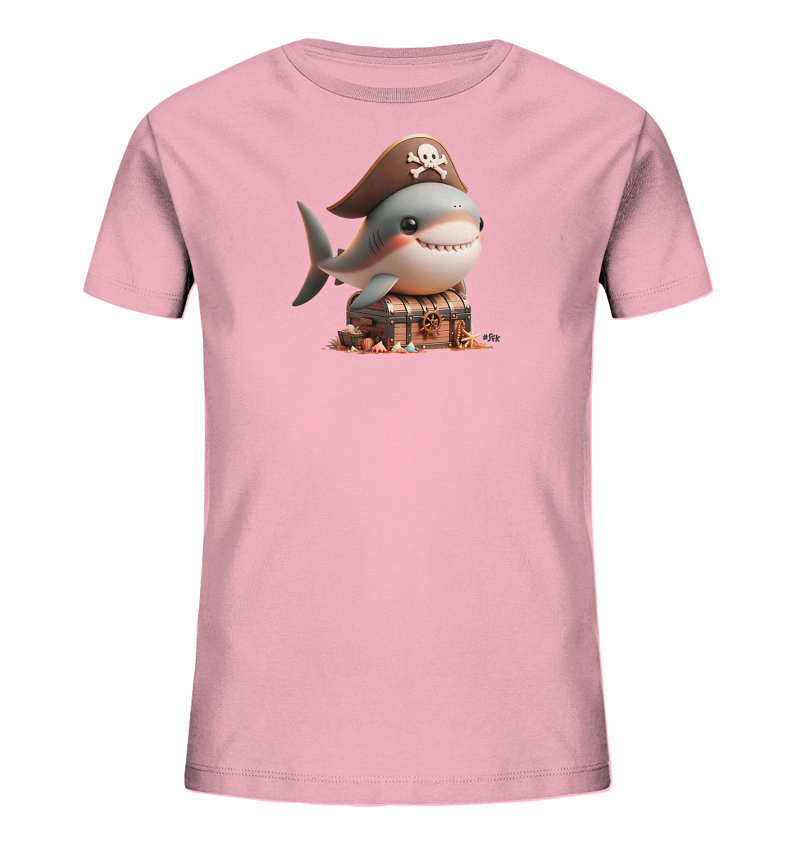 Onlineshop Shirts fuer Kinder - Dieses pinke T-Shirt fuer Kinder zeigt eine lustige Illustration eines Hais mit Piratenhut. Der freundlich laechelnde Hai sitzt auf einer alten Schatztruhe, umgeben von Muscheln und maritimen Details. Das Design verleiht dem Shirt einen abenteuerlichen und verspielten Look, der perfekt fuer kleine Entdecker ist.