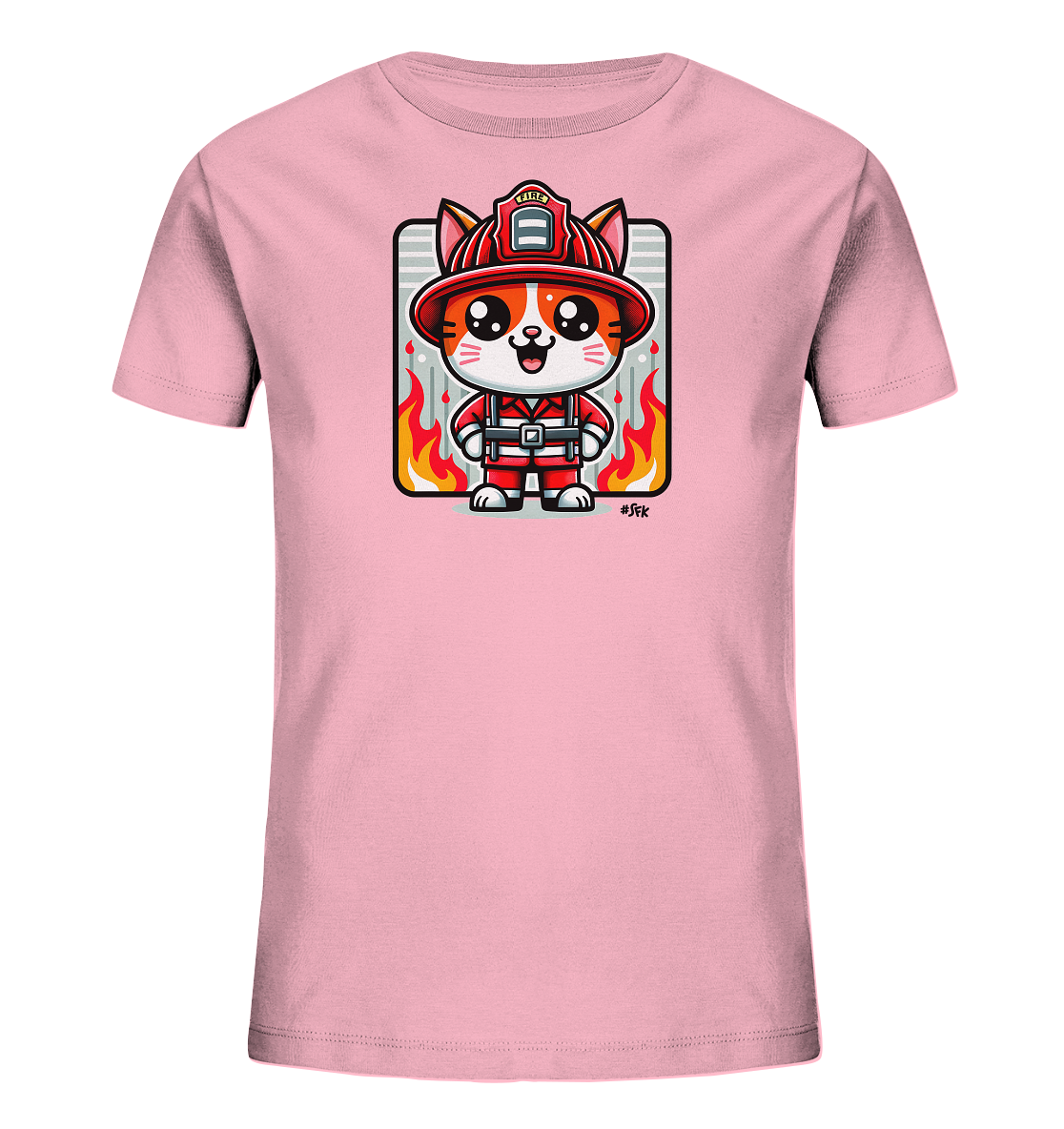 Onlineshop Shirts fuer Kinder - Das Bild zeigt ein hellrosafarbenes Kinder-T-Shirt. Darauf ist eine niedliche Cartoon-Katze als Feuerwehrmann abgebildet. Sie traegt einen roten Helm und Uniform vor einem Hintergrund mit Flammen. Die farbenfrohe Grafik ist detailreich und wirkt sehr ansprechend.