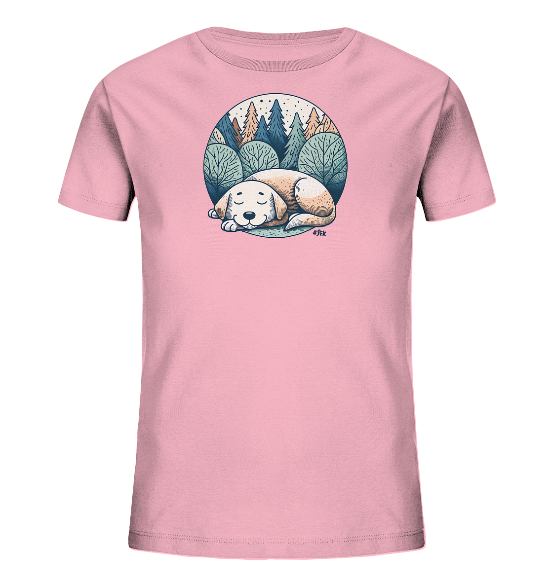 Onlineshop Shirts fuer Kinder - Dieses pinke T-Shirt fuer Kinder zeigt eine runde Illustration auf der Vorderseite. Das Motiv stellt einen schlafenden Hund inmitten einer stilisierten Waldlandschaft mit Baeumen und Bueschen dar. Der Hintergrund zeigt einen dunklen Himmel mit Sternen. Das Design vermittelt eine ruhige und naturverbundene Atmosphaere.