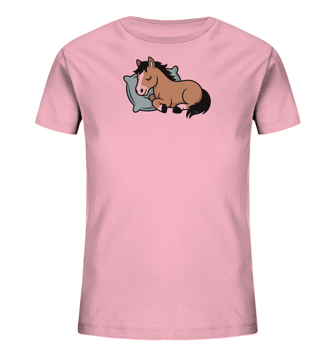 Onlineshop Shirts fuer Kinder - Das Bild zeigt ein rosafarbenes Kinder-T-Shirt mit einem zentralen Motiv auf der Vorderseite. Darauf ist ein niedliches, braunes Cartoon-Pferd abgebildet, das friedlich auf einem hellblauen Kissen schlaeft. Das Design vermittelt eine ruhige und traeumerische Atmosphaere, ideal fuer kleine Tierfreunde.