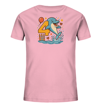 Onlineshop Shirts fuer Kinder - Dieses rosa T-Shirt zeigt eine froehliche Grafik eines springenden Delphins neben einer grossen orangen Zahl '4'. Das Design ist festlich gestaltet mit Geburtstagskerzen, einem Ballon sowie kleinen Sternen und Herzen. Es ist ein ideales Motiv fuer den vierten Geburtstag.