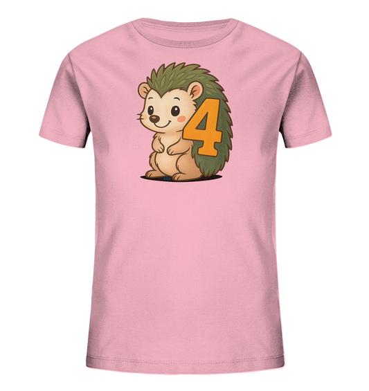 Onlineshop Shirts fuer Kinder - Das Bild zeigt ein rosafarbenes Kinder-T-Shirt mit einer niedlichen Illustration eines Igels auf der Vorderseite. Der cartoonhafte Igel hat gruene Stacheln und ein freundliches Gesicht. Auf seinem Ruecken ist die orangefarbene Zahl '4' prominent platziert. Das gesamte Motiv wirkt verspielt und kindgerecht.