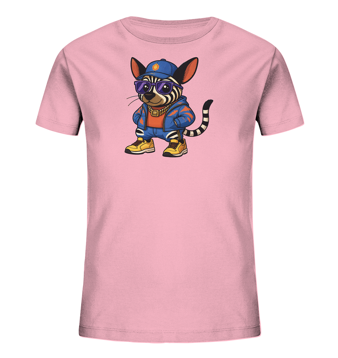 Onlineshop Shirts fuer Kinder - Das Bild zeigt ein rosafarbenes Kinder-T-Shirt mit einer detailreichen Grafik eines gestreiften Tieres. Die Figur traegt eine blaue Kappe, lila Sonnenbrille, goldene Kette, eine blaue Jacke und gelbe Turnschuhe. Das Tier steht mit den Haenden in den Hosentaschen und hat einen selbstbewussten Ausdruck. Das Design wirkt modern und jugendlich.