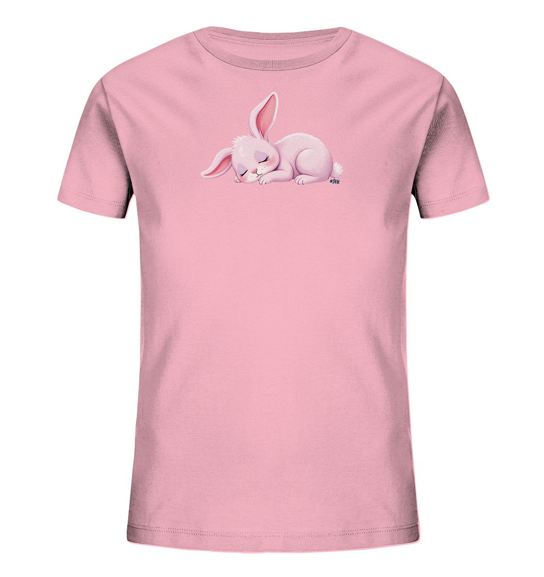 Onlineshop Shirts fuer Kinder - Das Bild zeigt ein hellrosa Kinder-T-Shirt. Auf der Vorderseite ist eine niedliche, rosa Haeschen-Illustration zu sehen. Das Haeschen schlaeft friedlich eingerollt mit geschlossenen Augen. Das Design wirkt sanft und beruhigend, ideal fuer Kinder.
