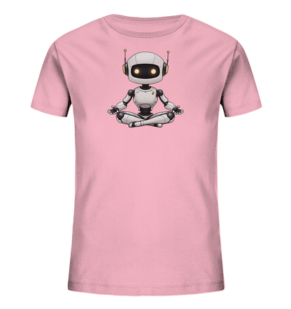 Onlineshop Shirts für Kinder - Das Bild zeigt ein hellrosa Kinder-T-Shirt auf schwarzem Hintergrund. Auf der Vorderseite des Shirts ist eine zentrierte Illustration eines kleinen, weißen Roboters. Der Roboter sitzt in einer Meditationshaltung (Lotussitz), hat leuchtend gelbe Augen, Kopfhörer und Antennen. Die Darstellung des Roboters ist klar und detailliert, was dem Design einen ruhigen und dennoch verspielten Charakter verleiht.