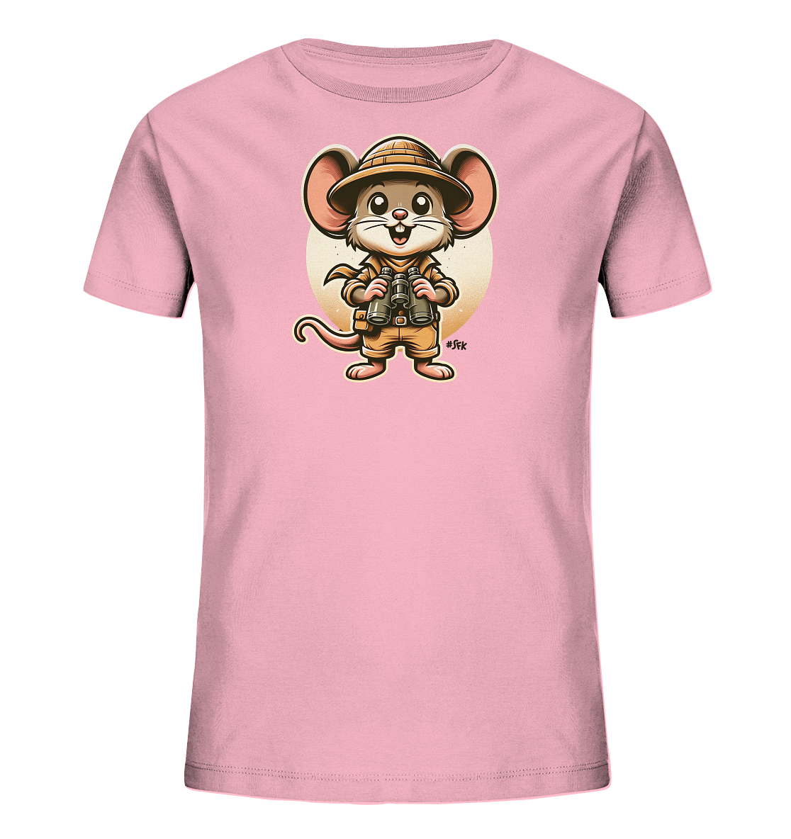Onlineshop Shirts fuer Kinder - Das Bild zeigt ein rosafarbenes T-Shirt fuer Kinder mit einer Illustration einer Cartoon-Maus. Die Maus ist in einem Safari-Outfit gekleidet, traegt einen Hut und haelt ein Fernglas. Hinter der Maus ist eine helle, runde Form abgebildet, die wie ein Sonnenaufgang aussieht. Das Design verleiht dem Shirt einen froehlichen und abenteuerlichen Look.