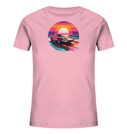 Kinder T-Shirt mit ein farbiger Sportwagen vor einer gestreiften Retro-Sonne