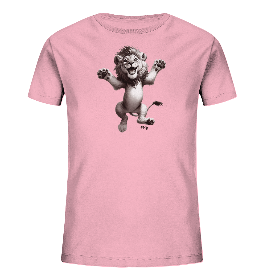 Onlineshop Shirts fuer Kinder - Das Bild zeigt ein rosa Kinder-T-Shirt mit einem lustigen Motiv auf der Vorderseite. Es ist die Illustration eines jungen Loewen, der gerade in die Luft springt. Der Loewe hat ein breites Laecheln und streckt seine Pfoten aus, was ihm einen froehlichen und verspielten Ausdruck verleiht. Die detailreiche Schwarz-Weiss-Grafik hebt sich gut vom Shirt-Farbton ab.